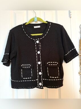 🎀 NWT ELEGANT TOP w Details Large by Active USA NEW 🎀